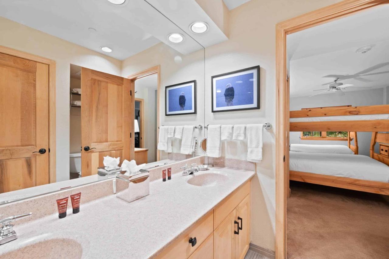 St James Place By East West Hospitality Beaver Creek Extérieur photo